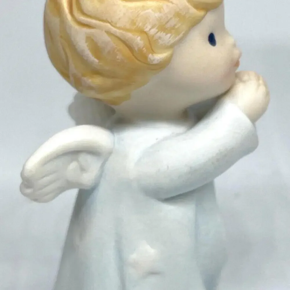 Avon Heavenly Blessings Christmas Nativity Angel‎ Figurine Porcelain 1986 in Box